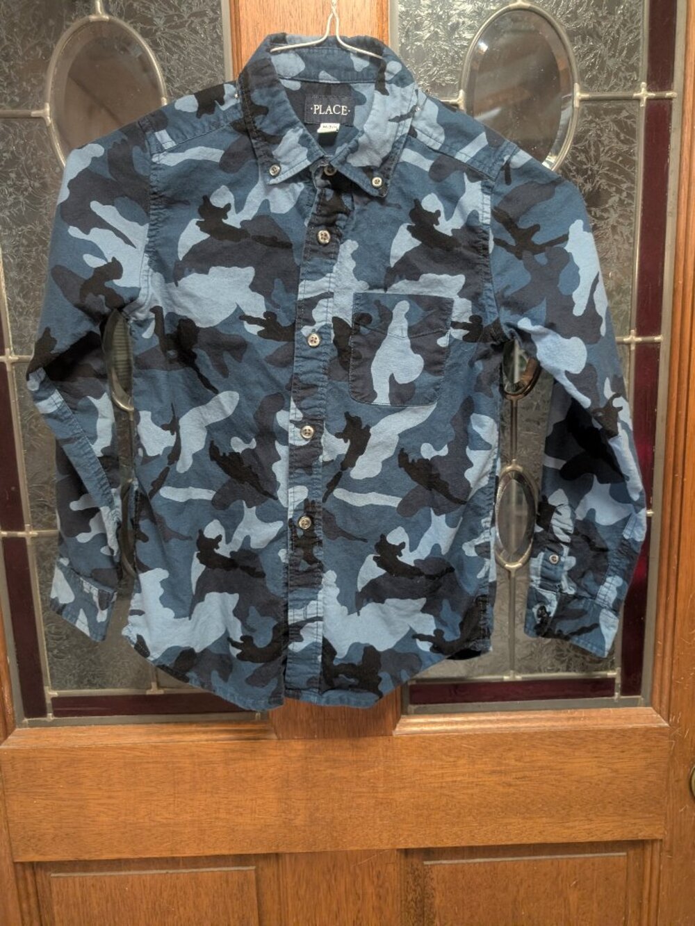 Boys blue camo dress shirt, size 7/8